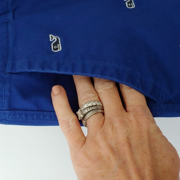 Vineyard Vines whale shorts, 3 1/2" inseam, sz 6 - Picture 4 of 7